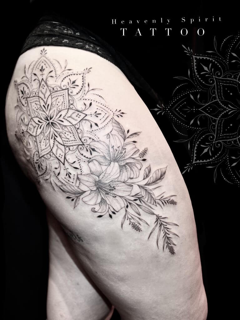 tatou ornemental fineline tatouage tattoo femme tattoo hanche mandala tatouage ornement floral fleur de lys tattoo hanche femme tatouage végétal tattoo finesse