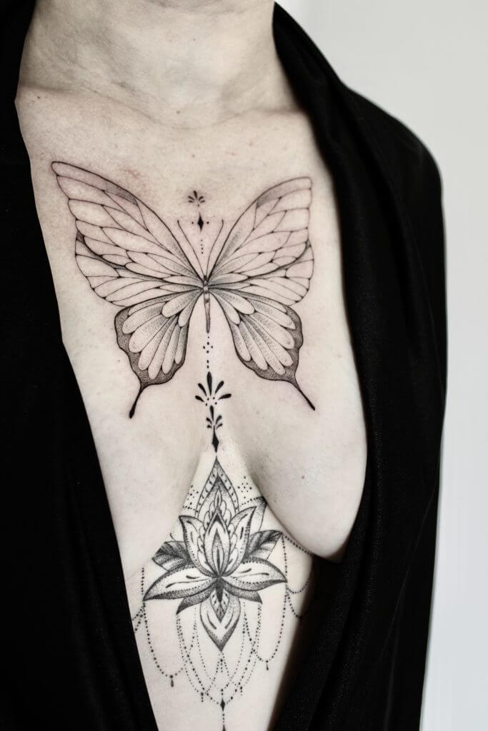 tatou ornemental fineline tatouage tattoo femme tattoo hanche mandala tatouage ornement chest papillon torse femme underboob tatouage lotus ornemental underboobs tattoo lotus