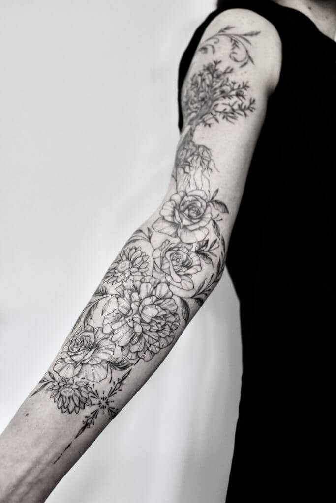 tatou ornemental fineline tatouage tattoo femme tattoo hanche mandala tatouage ornement bras complet tattoo femme