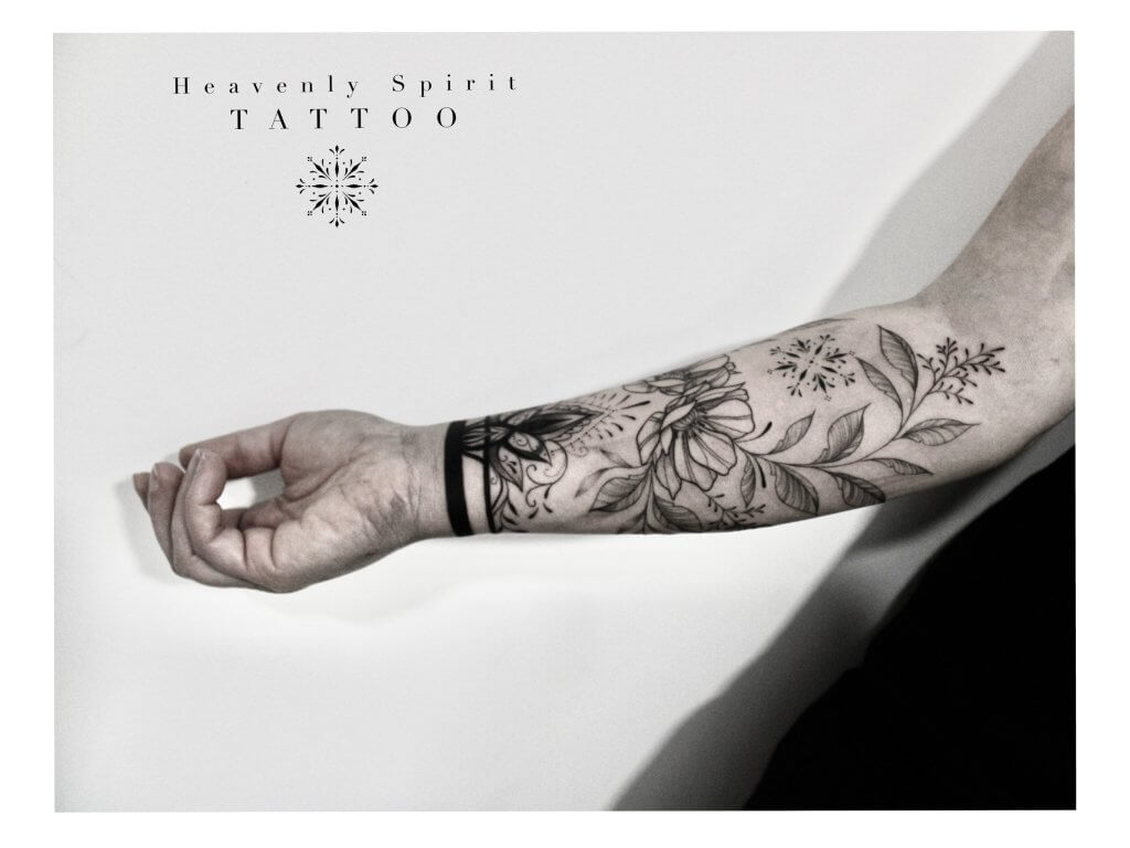 tattoo avant bras cover ornemental et floral