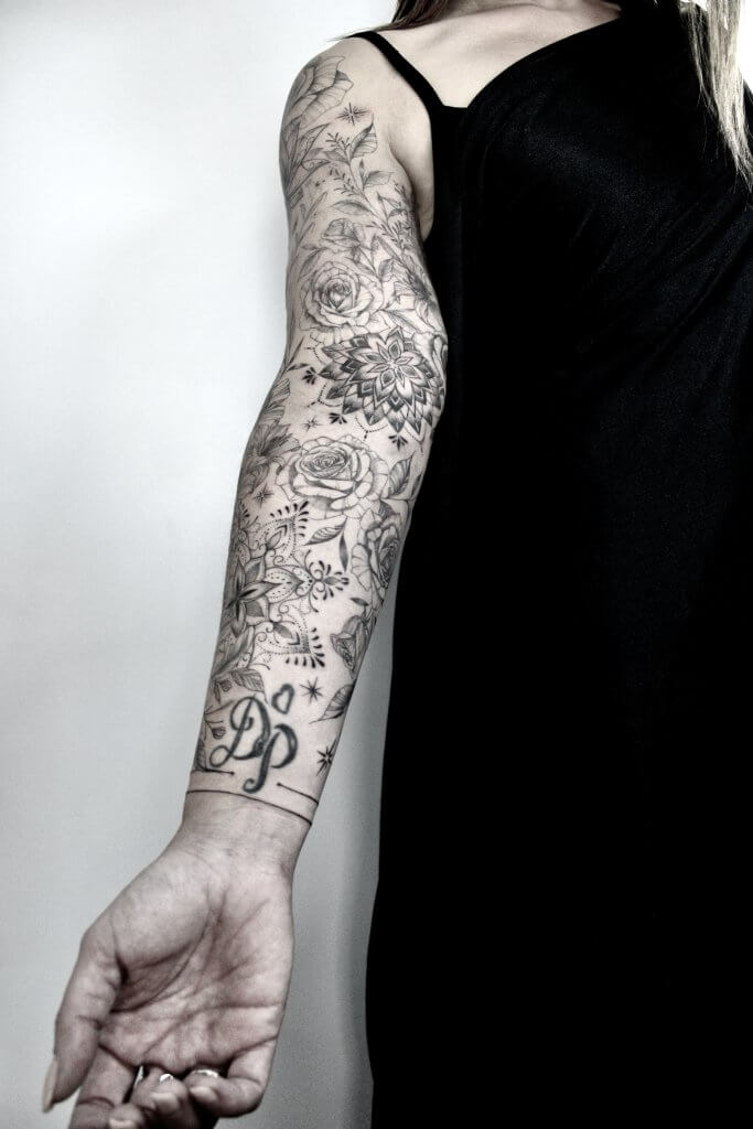 Tatouage floral ornemental fine ligne tattoo tattoo fine line Bras complet floral ornemental wip shading tatouage femme