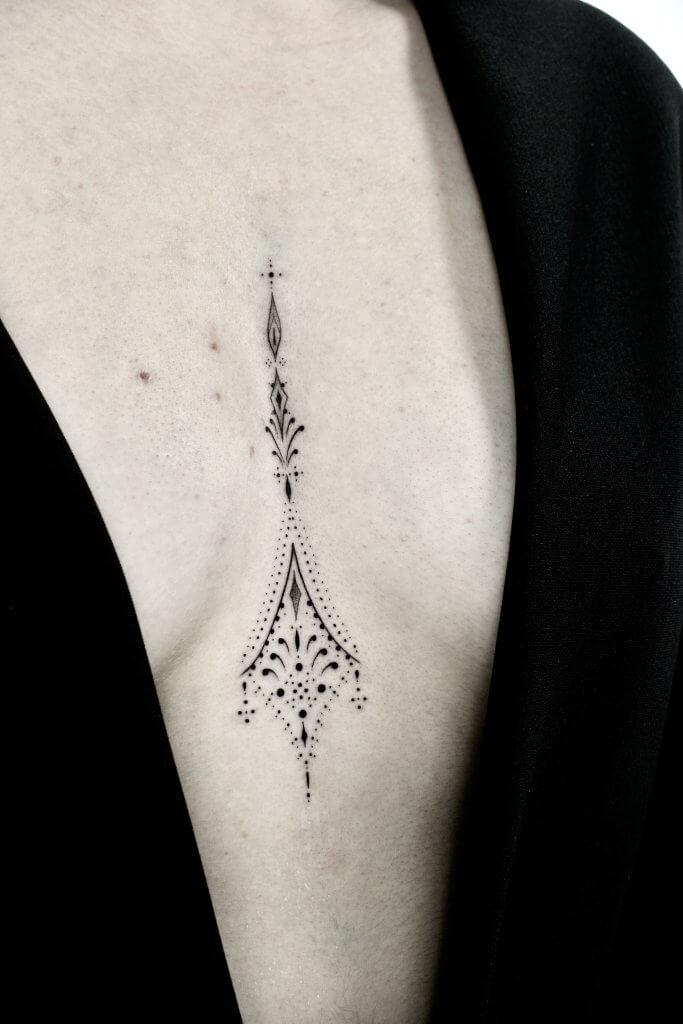 Femme ornemental tatouage fine Line géométrie