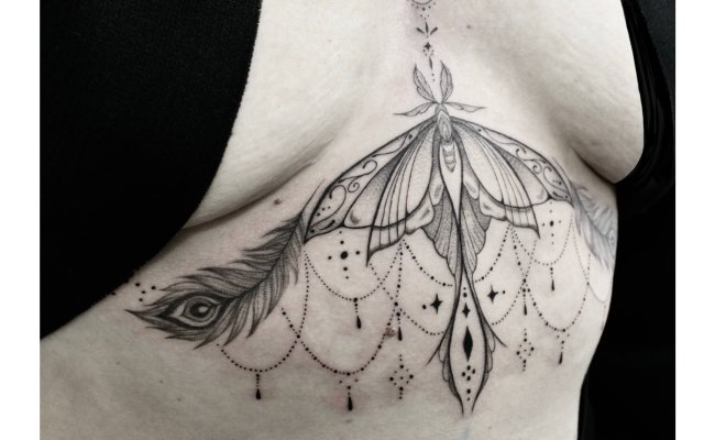 Tatouage floral ornemental tattoo fine line Underboob tatouage papillon,ornemental
